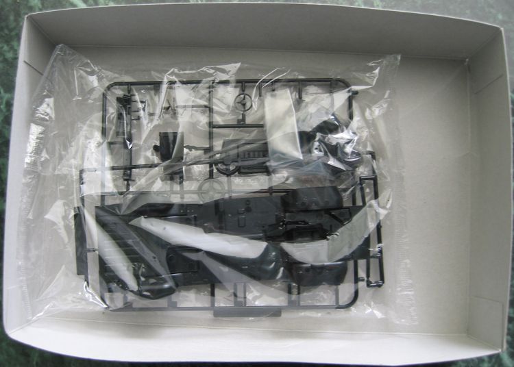 Aoshima Mad Max Interceptor Kit Parts