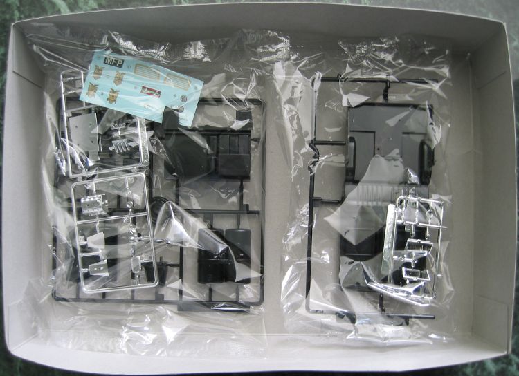Aoshima Mad Max Interceptor Kit Parts